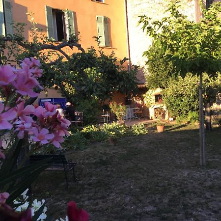 Bed and Breakfast Les Lauriers Camps-la-Source Экстерьер фото
