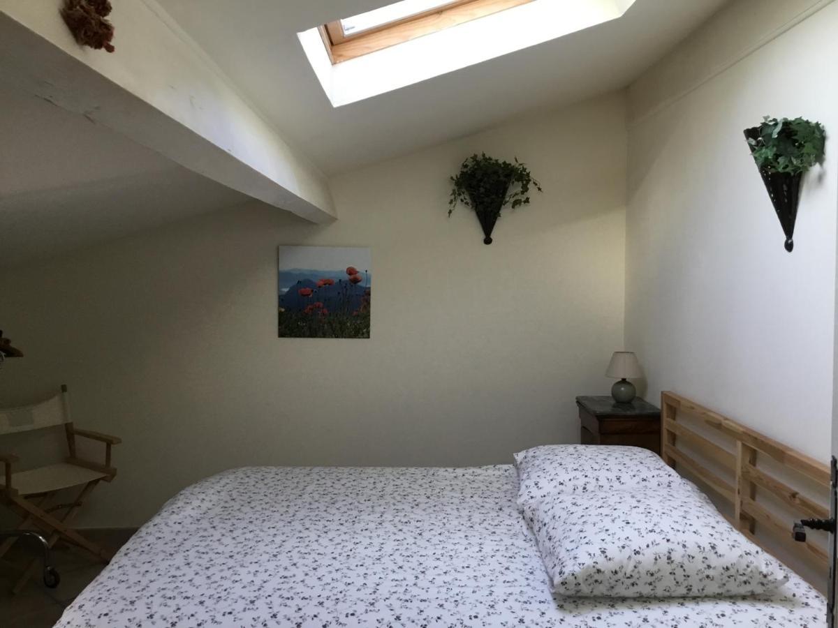 Bed and Breakfast Les Lauriers Camps-la-Source Экстерьер фото