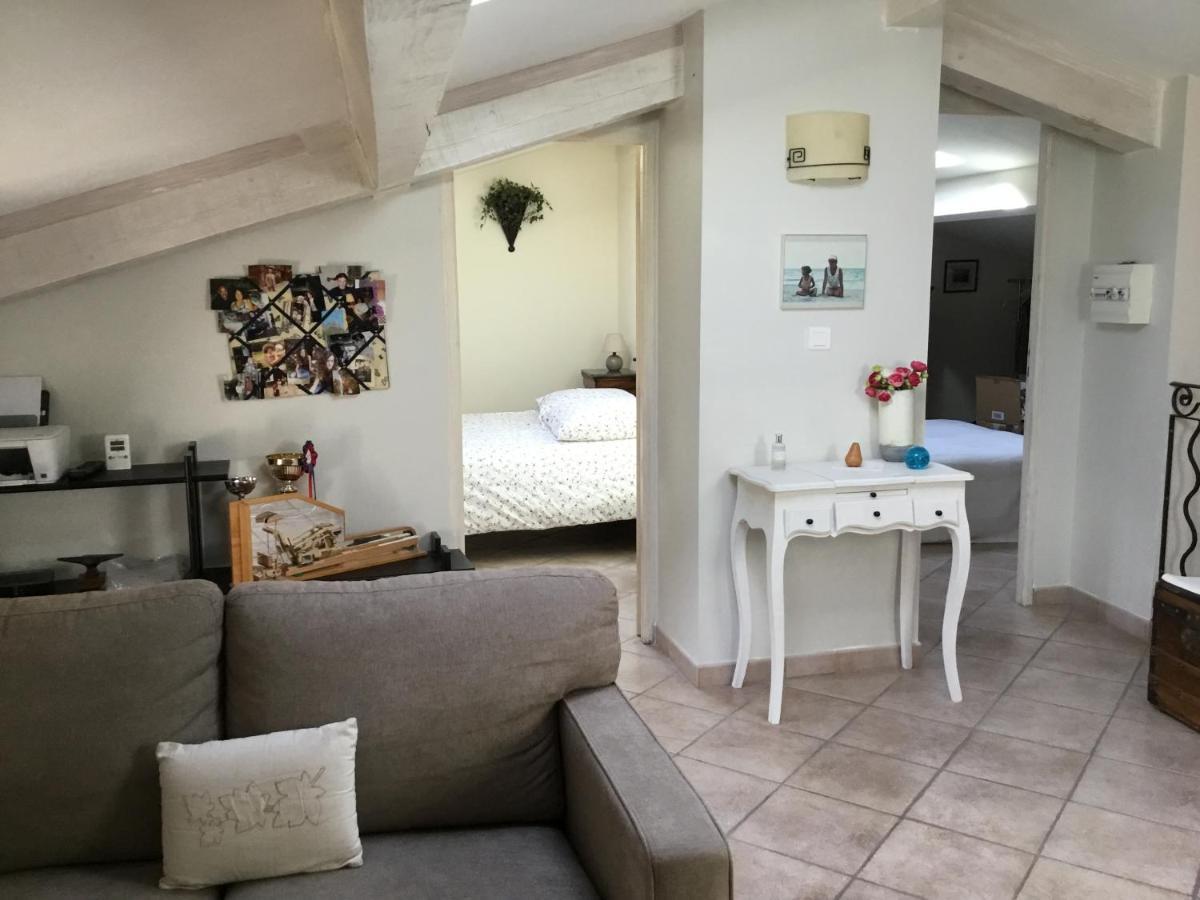 Bed and Breakfast Les Lauriers Camps-la-Source Экстерьер фото